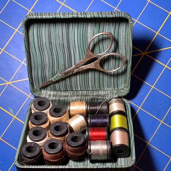 *SOLS* Belding Hemingway Antique Sew Kit - Picture 2 of 4